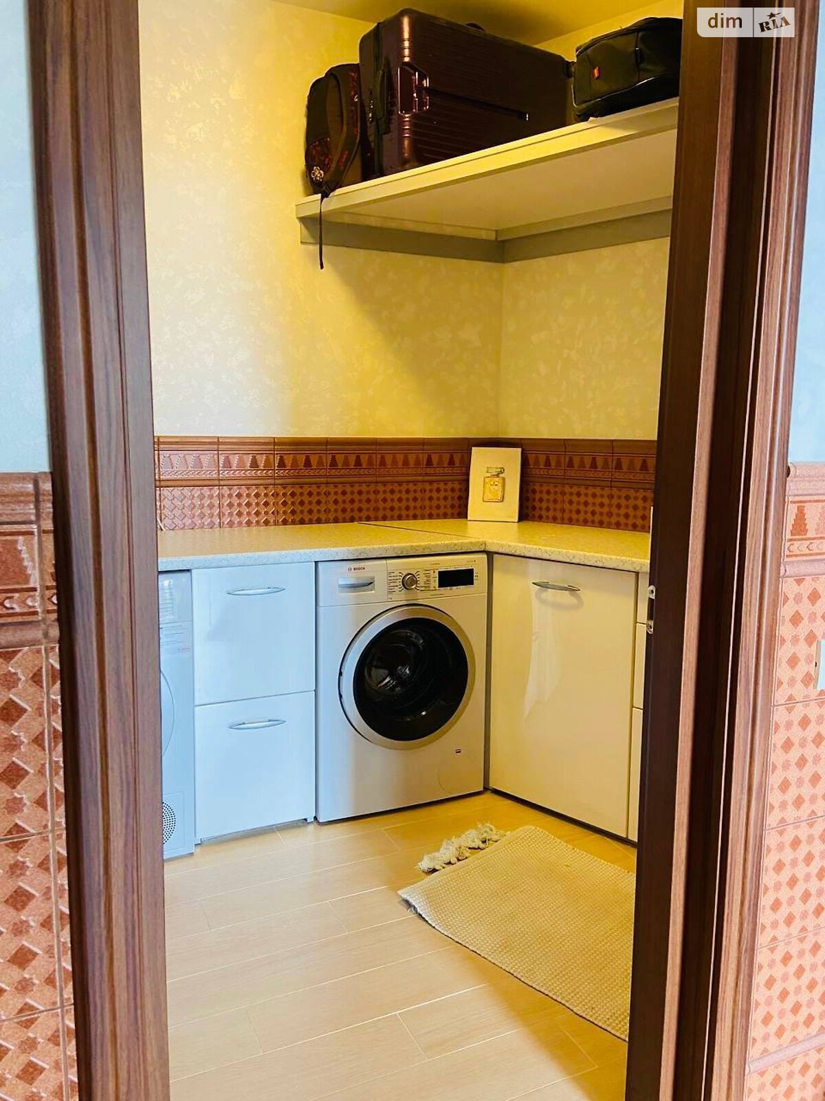 трикімнатна квартира в Одесі, район Приморський, на вул. Успенська 4 в довготривалу оренду помісячно фото 1 трикімнатна квартира в Одесі, район Приморський, на вул. Успенська 4 в довготривалу оренду помісячно фото 1