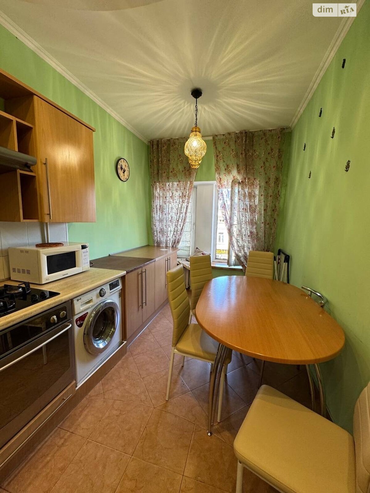 двокімнатна квартира в Одесі, район Приморський, на вул. Успенська 2/1 в довготривалу оренду помісячно фото 1 двокімнатна квартира в Одесі, район Приморський, на вул. Успенська 2/1 в довготривалу оренду помісячно фото 1