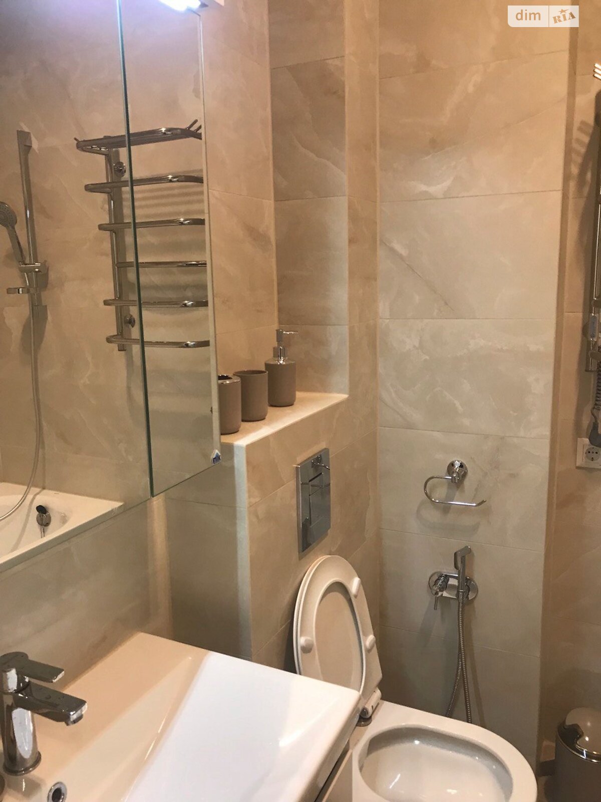 двухкомнатная квартира в Одессе, район Приморский, на пер. Успенский 11 в аренду на долгий срок помесячно фото 1