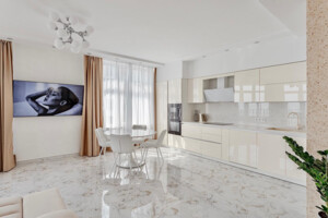 трехкомнатная квартира в Одессе, район Приморский, на ул. Валерия Самофалова 16А/6 в аренду на долгий срок помесячно фото 2