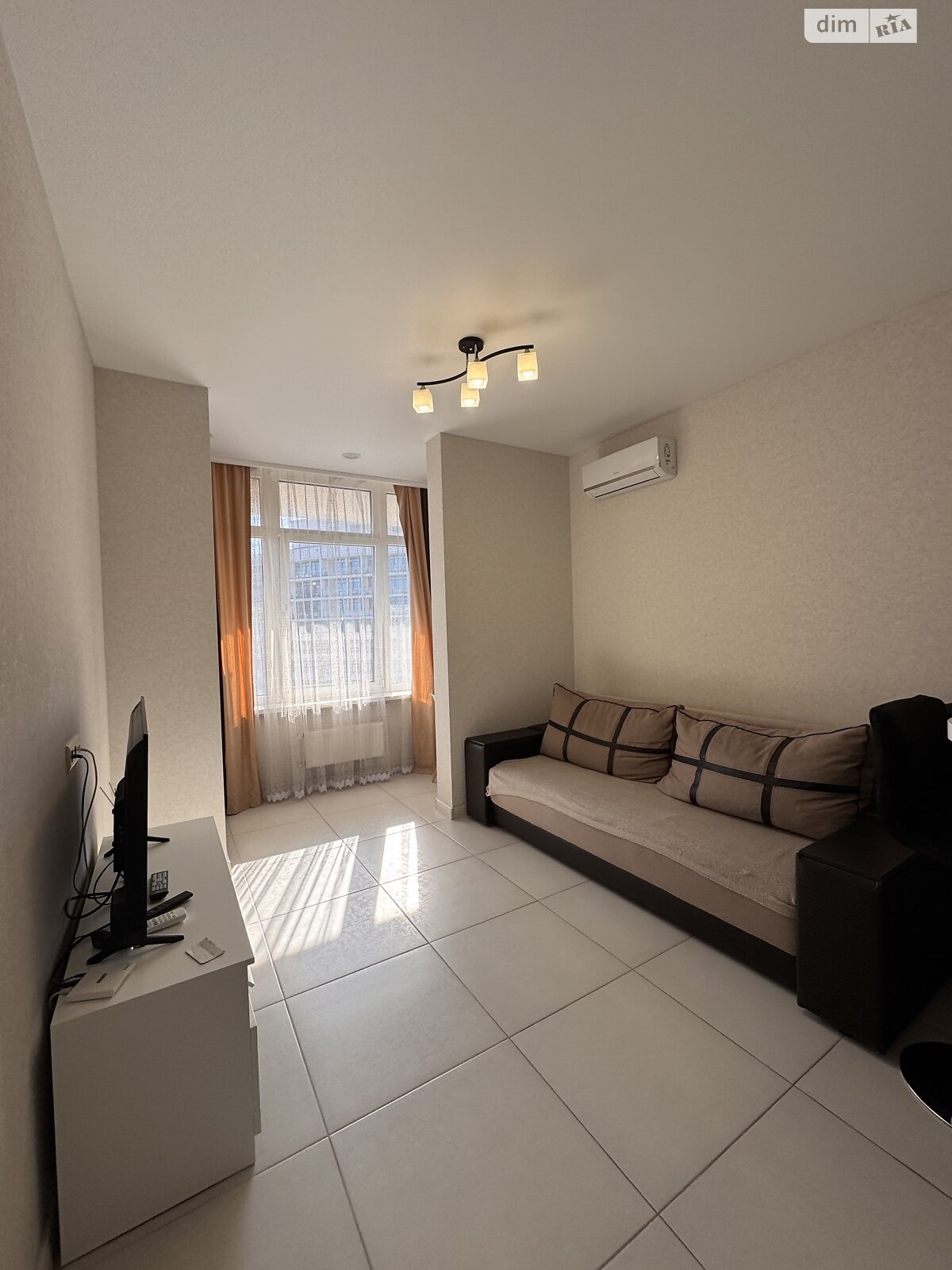 однокомнатная квартира в Одессе, район Приморский, на ул. Валерия Самофалова 16А/6 в аренду на долгий срок помесячно фото 1