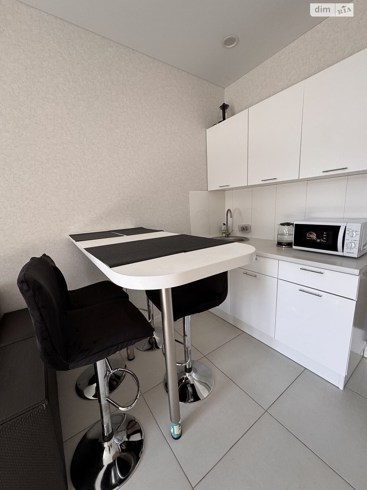 однокомнатная квартира в Одессе, район Приморский, на ул. Валерия Самофалова 16А/6 в аренду на долгий срок помесячно фото 1