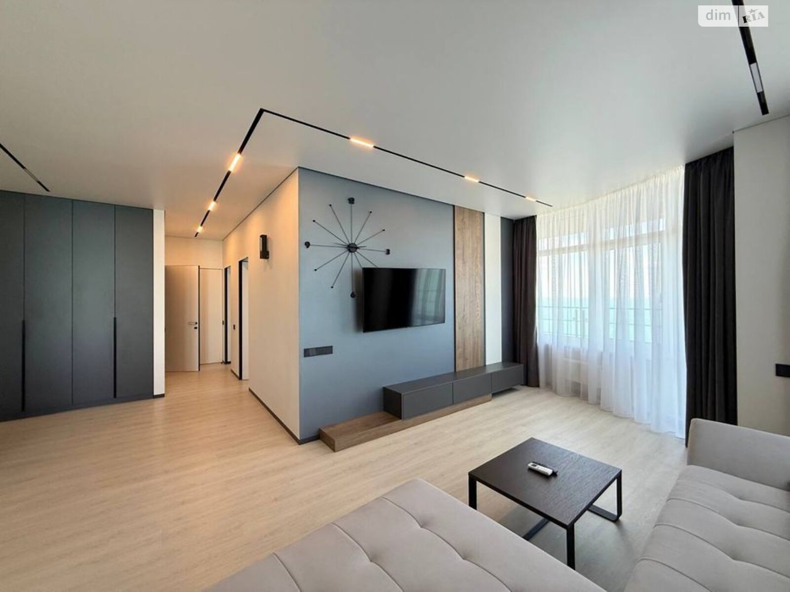 трикімнатна квартира в Одесі, район Приморський, на вул. Валерія Самофалова 16А/5 в довготривалу оренду помісячно фото 1