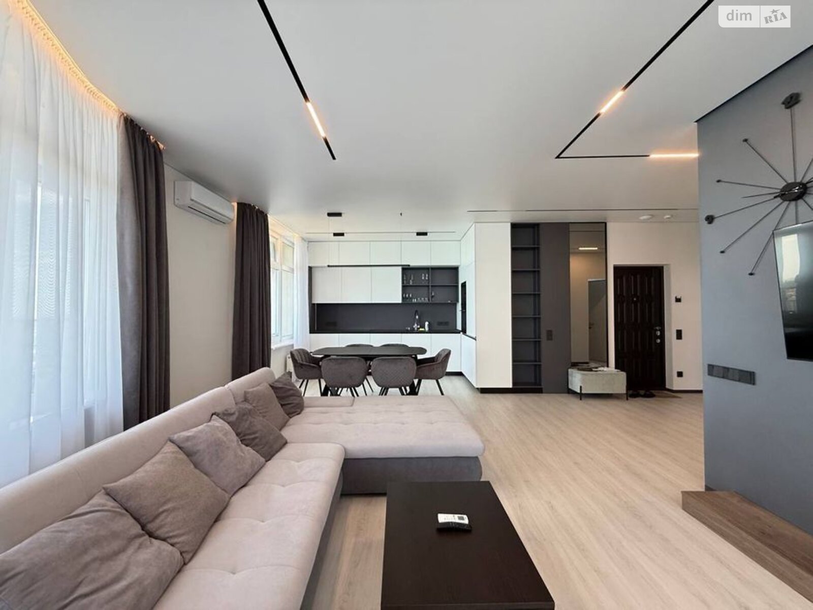 трикімнатна квартира в Одесі, район Приморський, на вул. Валерія Самофалова 16А/5 в довготривалу оренду помісячно фото 1