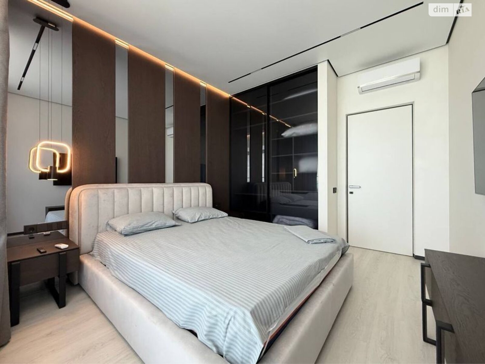 трикімнатна квартира в Одесі, район Приморський, на вул. Валерія Самофалова 16А/5 в довготривалу оренду помісячно фото 1