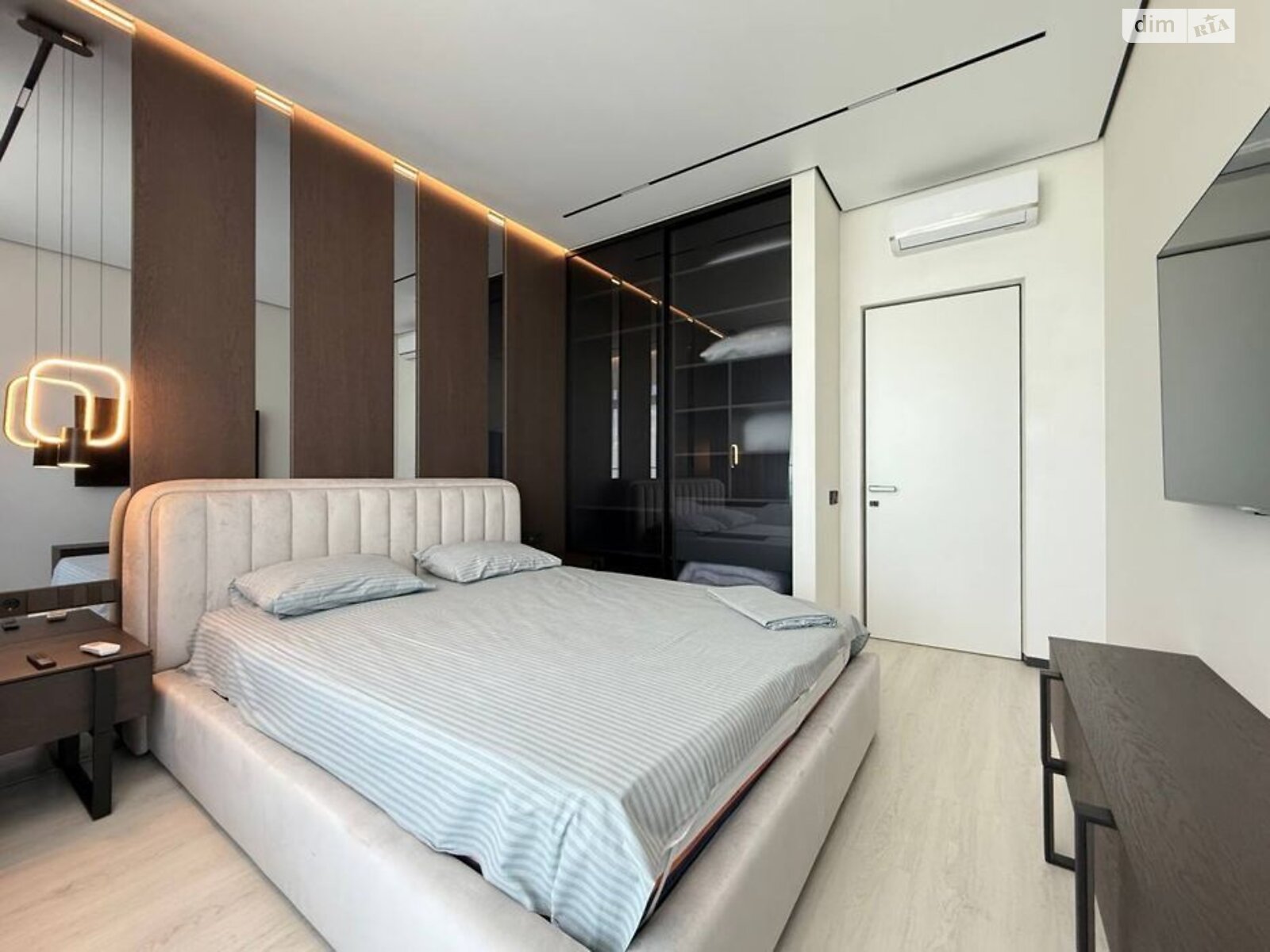 трикімнатна квартира в Одесі, район Приморський, на вул. Валерія Самофалова 16А/5 в довготривалу оренду помісячно фото 1