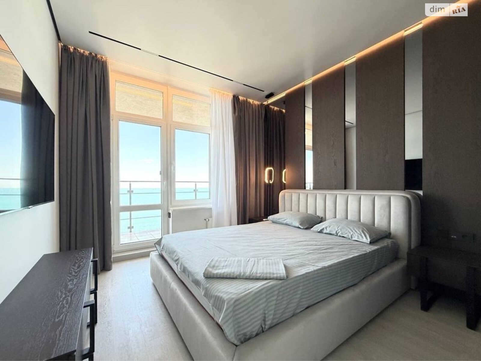 трикімнатна квартира в Одесі, район Приморський, на вул. Валерія Самофалова 16А/5 в довготривалу оренду помісячно фото 1