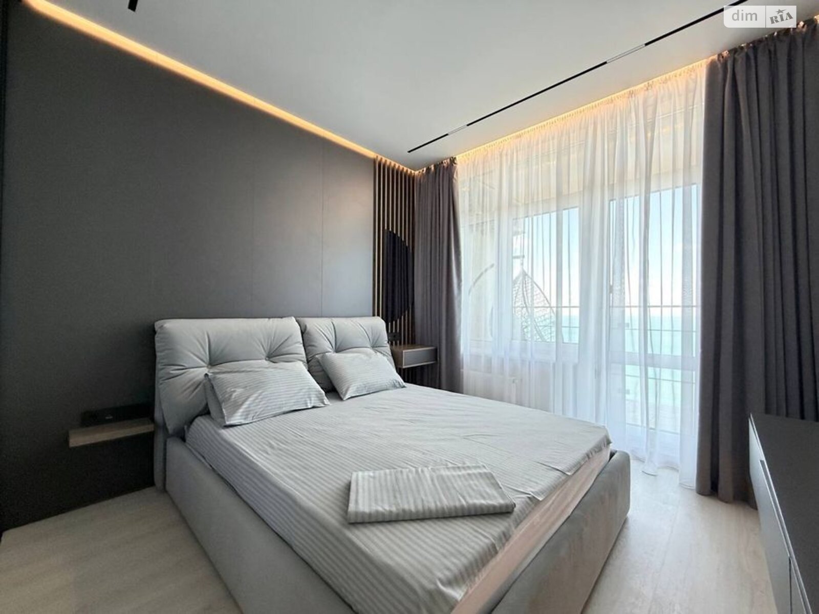 трикімнатна квартира в Одесі, район Приморський, на вул. Валерія Самофалова 16А/5 в довготривалу оренду помісячно фото 1