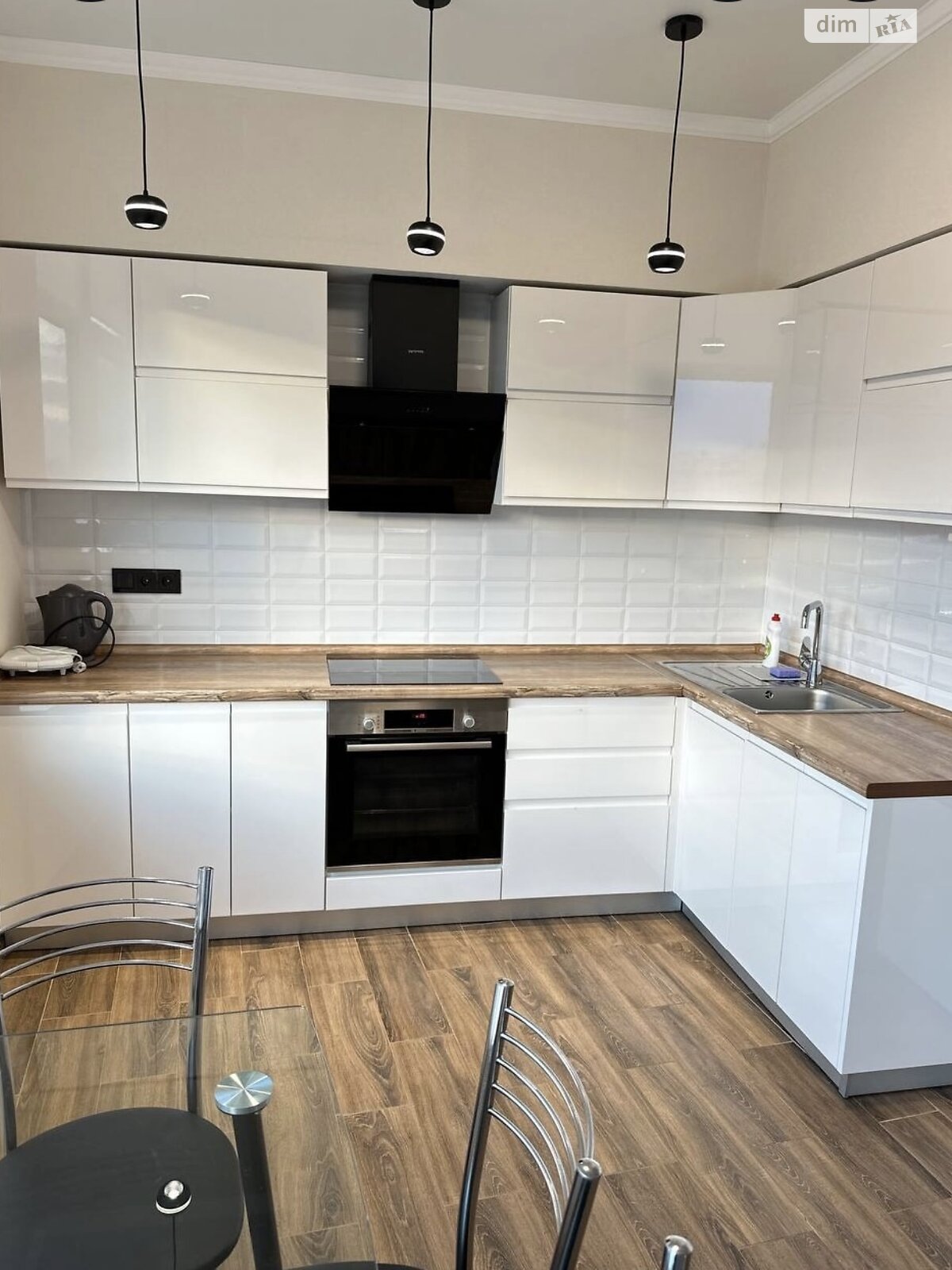 однокімнатна квартира в Одесі, район Приморський, на вул. Валерія Самофалова 16А/3 в довготривалу оренду помісячно фото 1 однокімнатна квартира в Одесі, район Приморський, на вул. Валерія Самофалова 16А/3 в довготривалу оренду помісячно фото 1