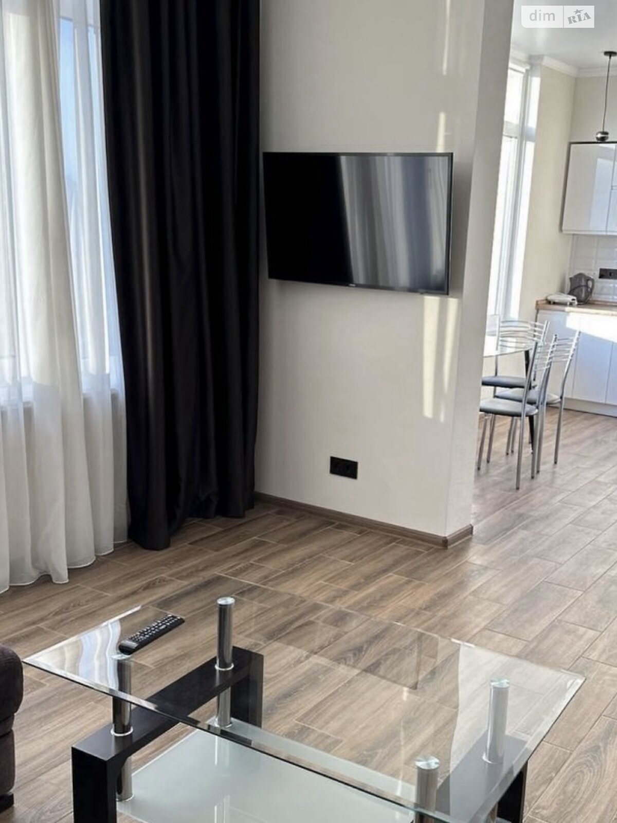 однокімнатна квартира в Одесі, район Приморський, на вул. Валерія Самофалова 16А/3 в довготривалу оренду помісячно фото 1 однокімнатна квартира в Одесі, район Приморський, на вул. Валерія Самофалова 16А/3 в довготривалу оренду помісячно фото 1