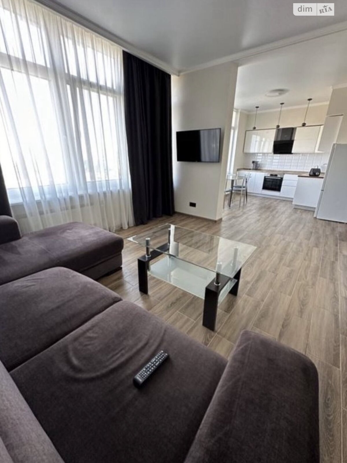 однокімнатна квартира в Одесі, район Приморський, на вул. Валерія Самофалова 16А/3 в довготривалу оренду помісячно фото 1 однокімнатна квартира в Одесі, район Приморський, на вул. Валерія Самофалова 16А/3 в довготривалу оренду помісячно фото 1