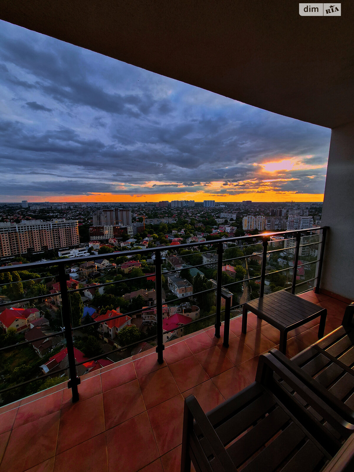 однокімнатна квартира з меблями в Одесі, район Приморський, на вул. Валерія Самофалова 16А/3, кв. 498 в довготривалу оренду помісячно фото 1 однокімнатна квартира з меблями в Одесі, район Приморський, на вул. Валерія Самофалова 16А/3, кв. 498 в довготривалу оренду помісячно фото 1