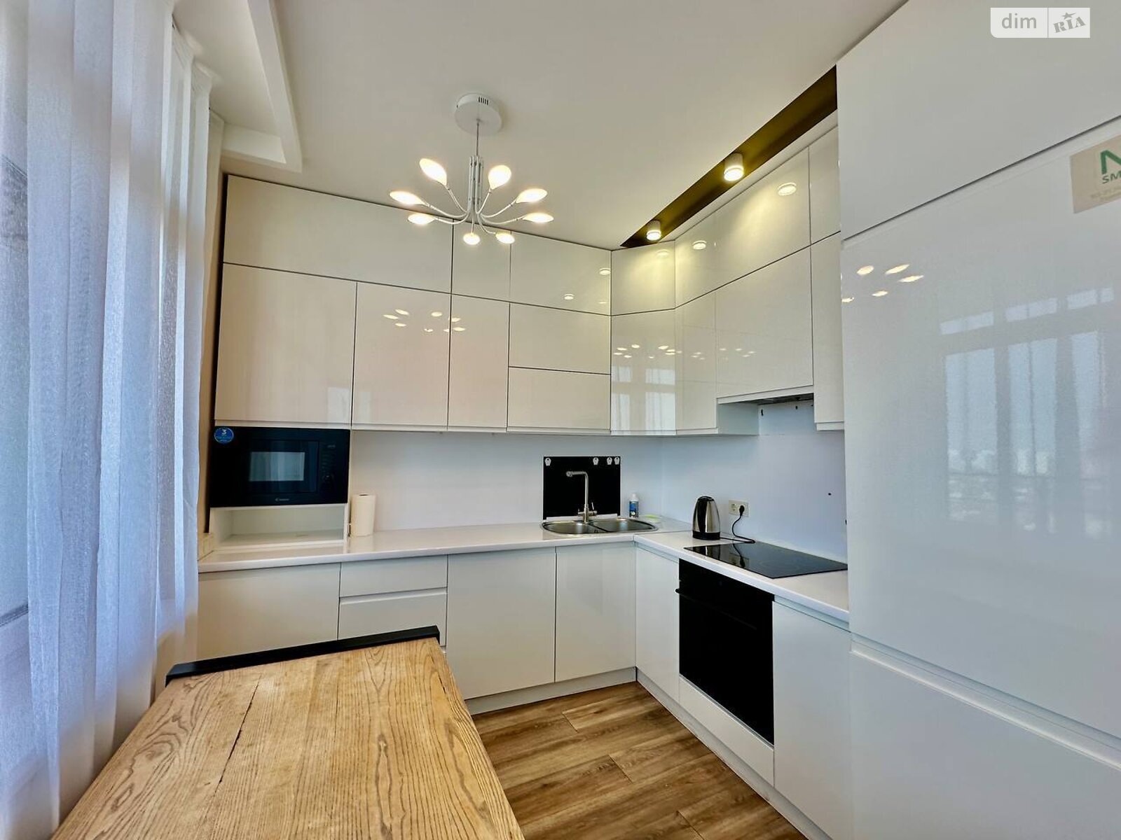 однокімнатна квартира з меблями в Одесі, район Приморський, на вул. Валерія Самофалова 16А/3, кв. 498 в довготривалу оренду помісячно фото 1 однокімнатна квартира з меблями в Одесі, район Приморський, на вул. Валерія Самофалова 16А/3, кв. 498 в довготривалу оренду помісячно фото 1