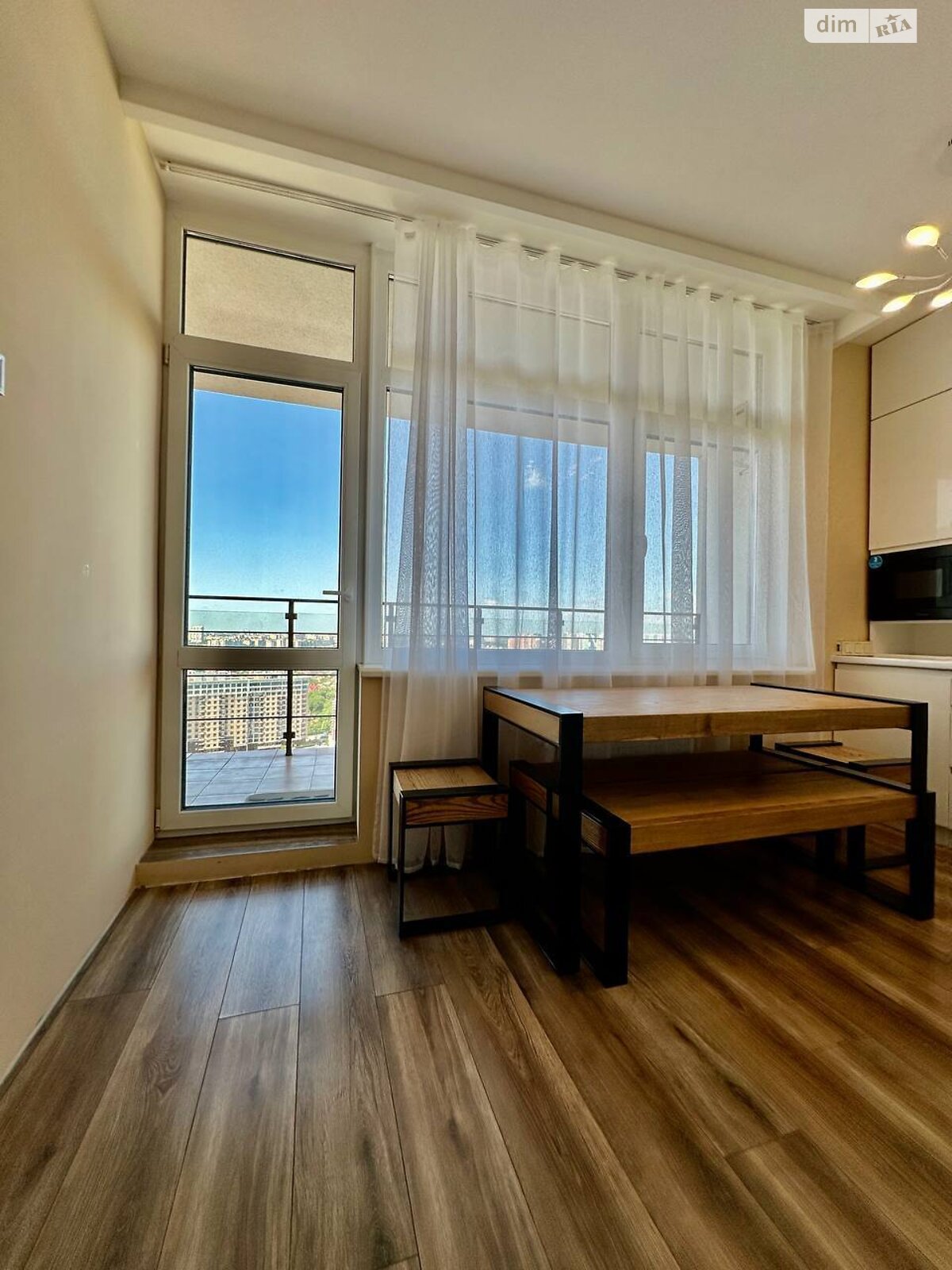 однокімнатна квартира з меблями в Одесі, район Приморський, на вул. Валерія Самофалова 16А/3, кв. 498 в довготривалу оренду помісячно фото 1 однокімнатна квартира з меблями в Одесі, район Приморський, на вул. Валерія Самофалова 16А/3, кв. 498 в довготривалу оренду помісячно фото 1