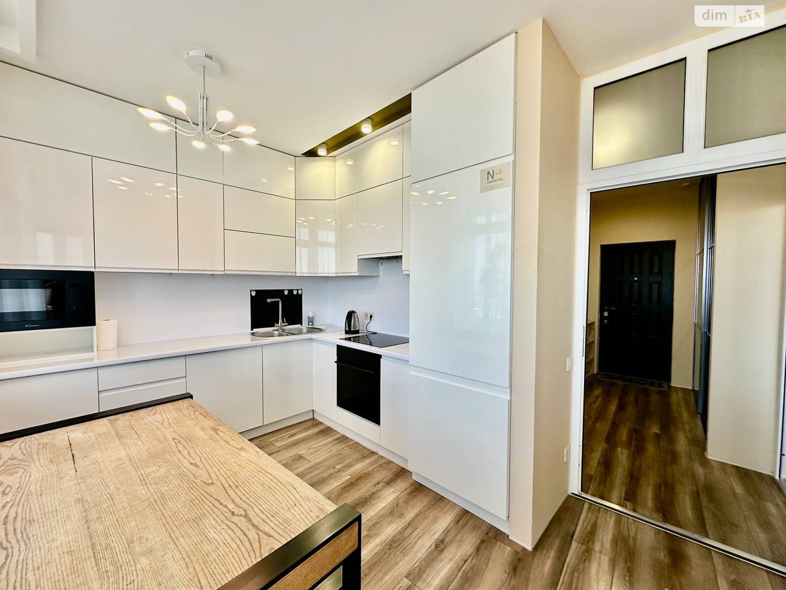 однокімнатна квартира з меблями в Одесі, район Приморський, на вул. Валерія Самофалова 16А/3, кв. 498 в довготривалу оренду помісячно фото 1 однокімнатна квартира з меблями в Одесі, район Приморський, на вул. Валерія Самофалова 16А/3, кв. 498 в довготривалу оренду помісячно фото 1