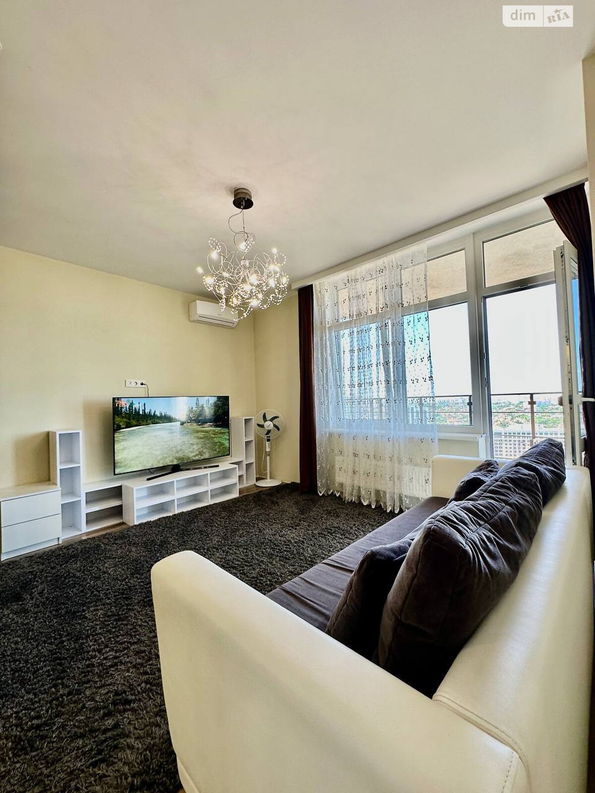 однокімнатна квартира з меблями в Одесі, район Приморський, на вул. Валерія Самофалова 16А/3, кв. 498 в довготривалу оренду помісячно фото 1 однокімнатна квартира з меблями в Одесі, район Приморський, на вул. Валерія Самофалова 16А/3, кв. 498 в довготривалу оренду помісячно фото 1