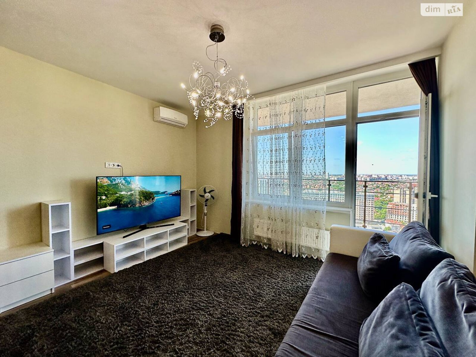 однокімнатна квартира з меблями в Одесі, район Приморський, на вул. Валерія Самофалова 16А/3, кв. 498 в довготривалу оренду помісячно фото 1 однокімнатна квартира з меблями в Одесі, район Приморський, на вул. Валерія Самофалова 16А/3, кв. 498 в довготривалу оренду помісячно фото 1