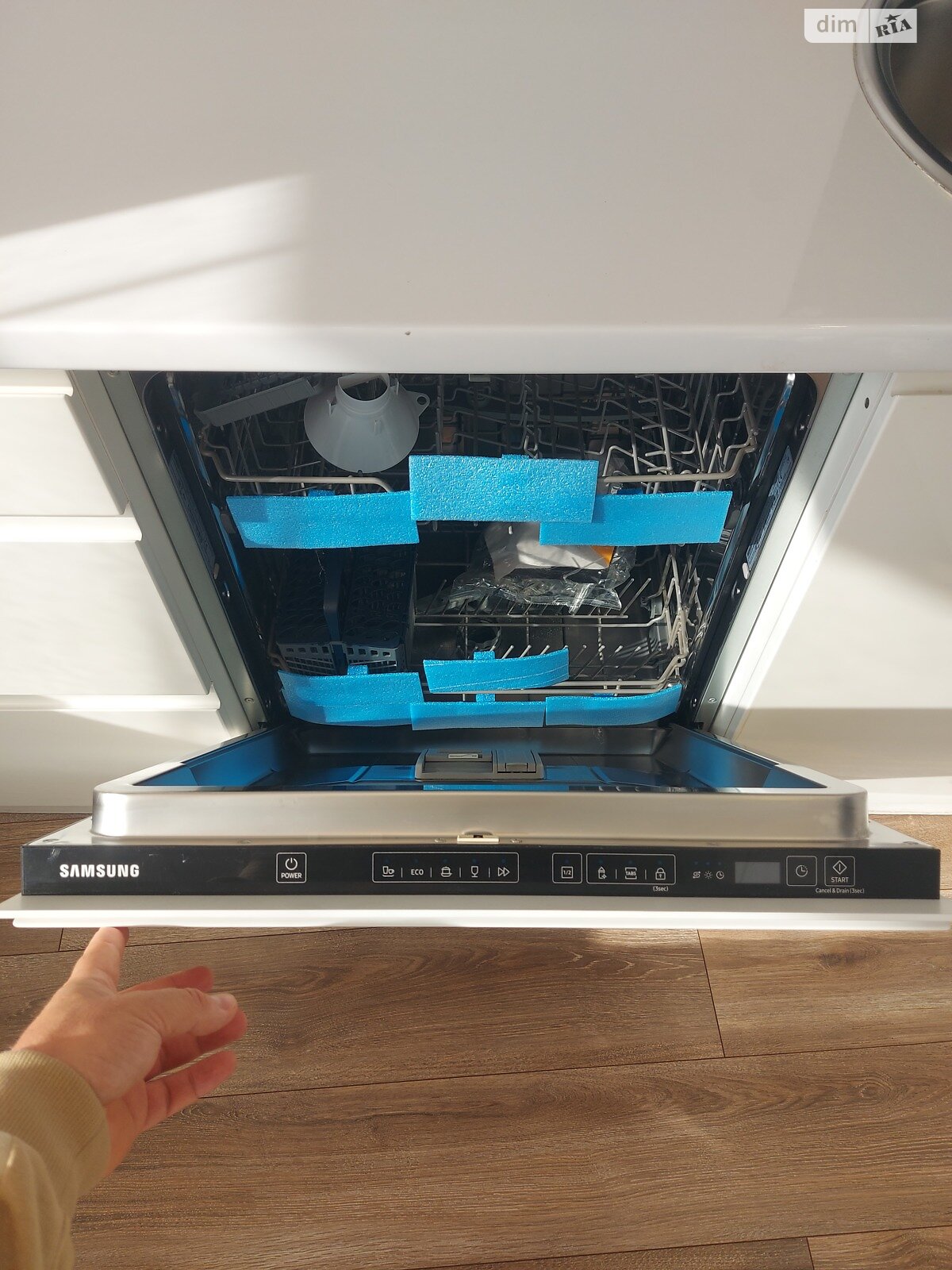 однокімнатна квартира з меблями в Одесі, район Приморський, на вул. Валерія Самофалова 16А/3, кв. 498 в довготривалу оренду помісячно фото 1 однокімнатна квартира з меблями в Одесі, район Приморський, на вул. Валерія Самофалова 16А/3, кв. 498 в довготривалу оренду помісячно фото 1