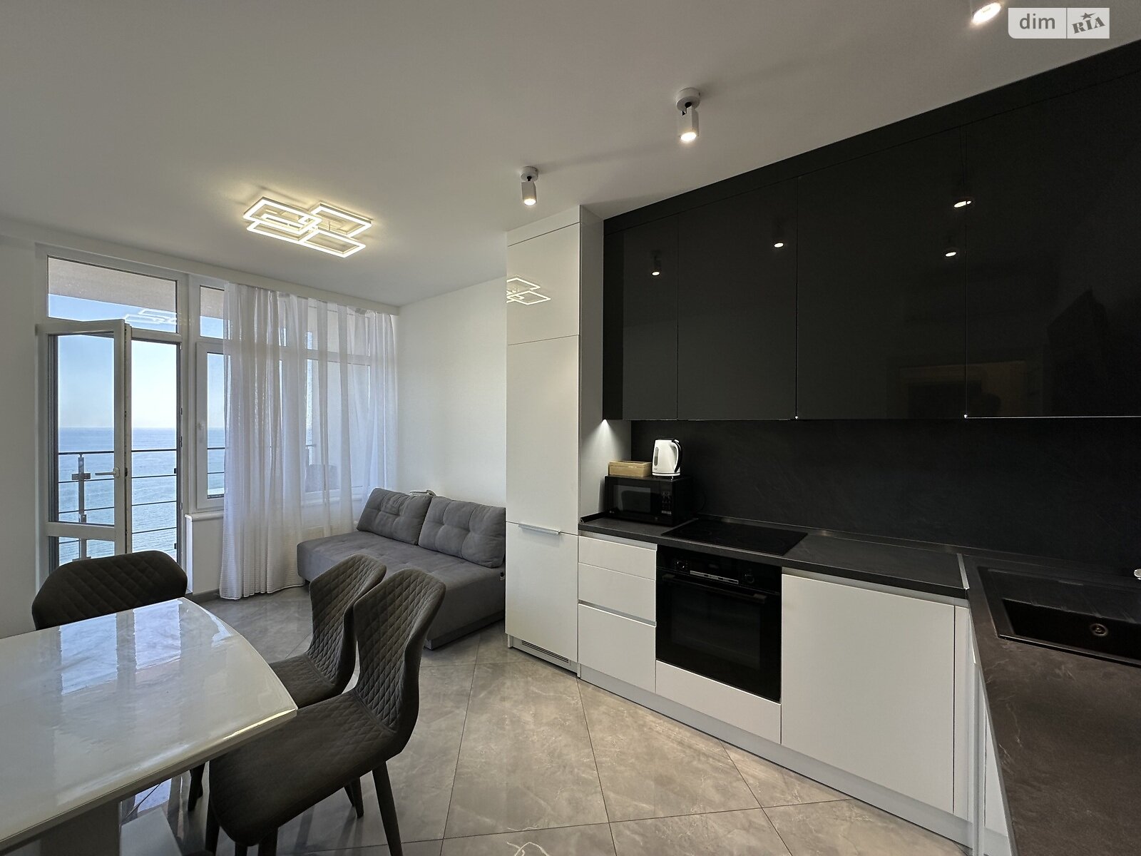 однокімнатна квартира в Одесі, район Приморський, на вул. Валерія Самофалова 16А/5 в довготривалу оренду помісячно фото 1