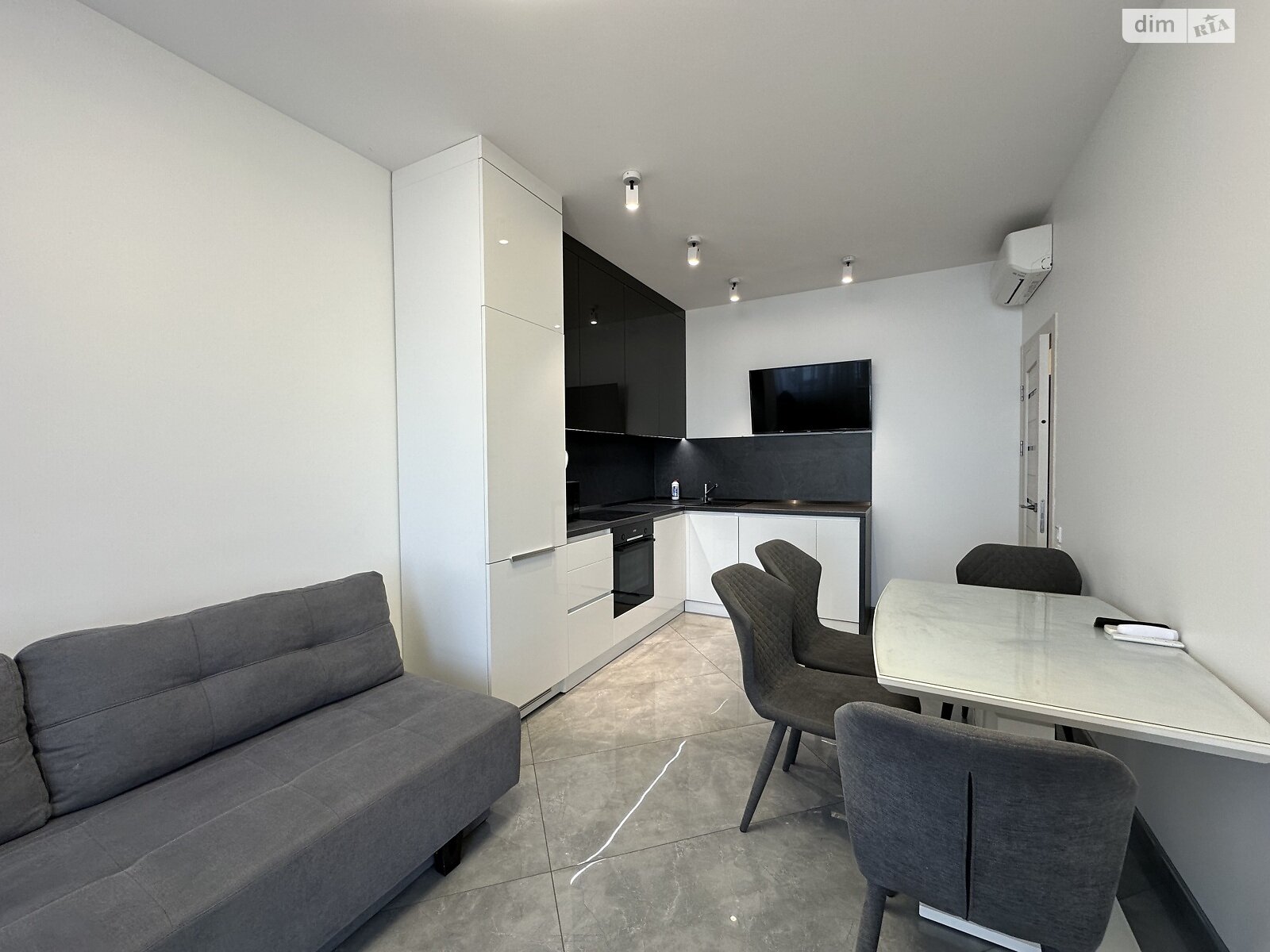 однокімнатна квартира в Одесі, район Приморський, на вул. Валерія Самофалова 16А/5 в довготривалу оренду помісячно фото 1