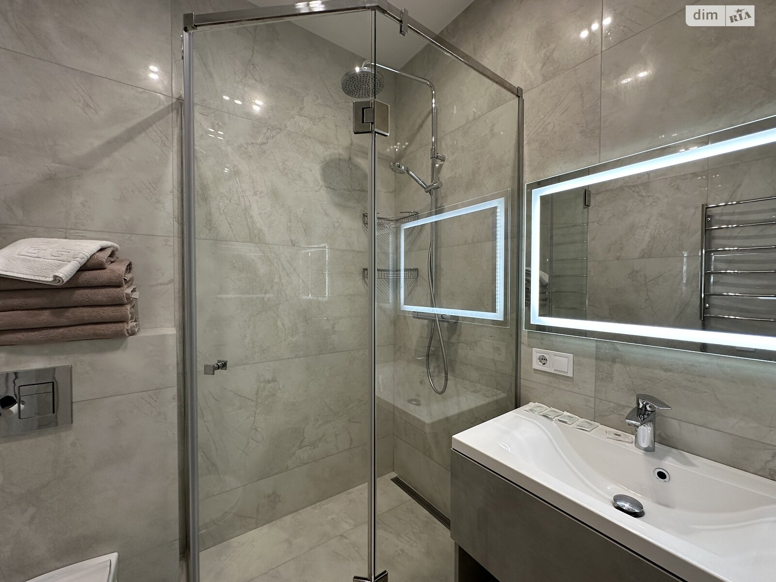 однокімнатна квартира в Одесі, район Приморський, на вул. Валерія Самофалова 16А/5 в довготривалу оренду помісячно фото 1