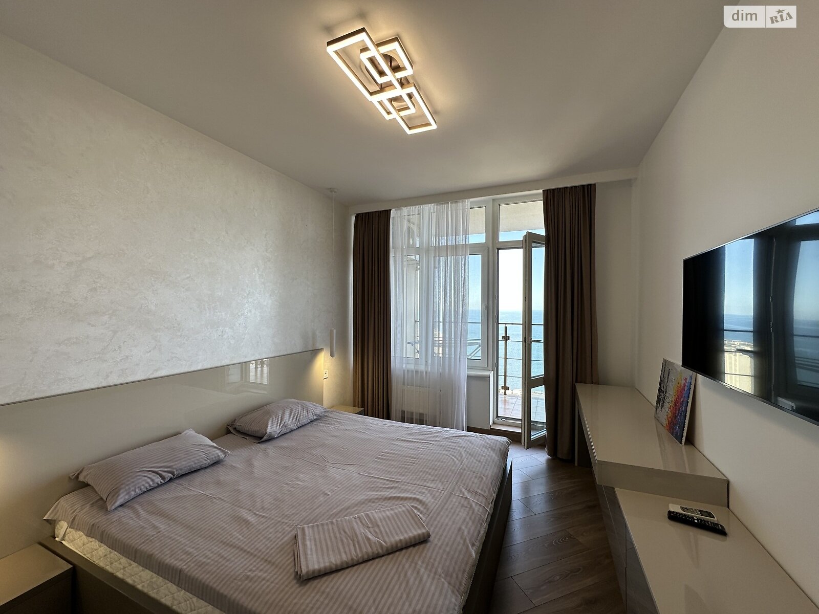 однокімнатна квартира в Одесі, район Приморський, на вул. Валерія Самофалова 16А/5 в довготривалу оренду помісячно фото 1