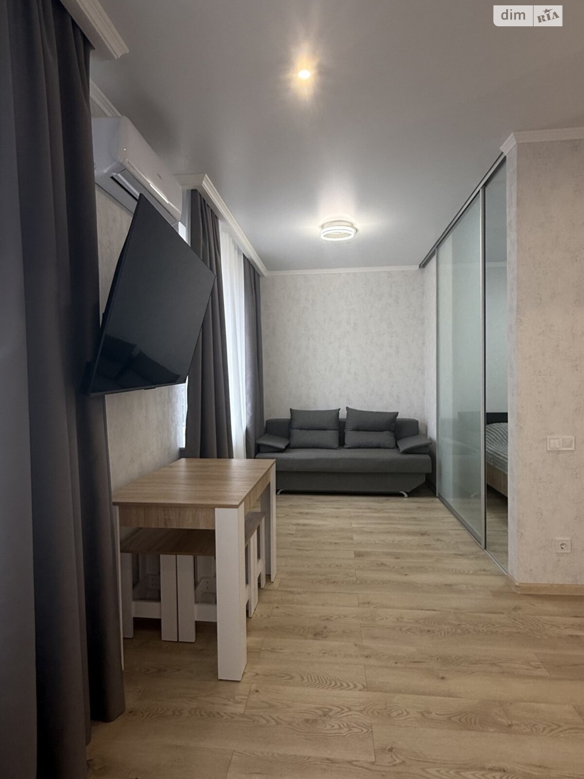 однокімнатна квартира в Одесі, район Приморський, на вул. Валерія Самофалова 16А/5 в довготривалу оренду помісячно фото 1