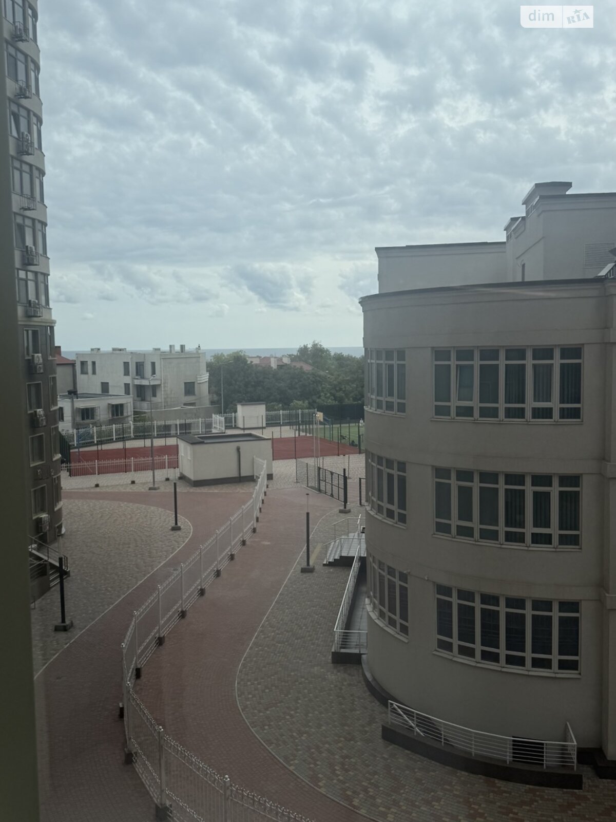 однокімнатна квартира в Одесі, район Приморський, на вул. Валерія Самофалова 16А/5 в довготривалу оренду помісячно фото 1