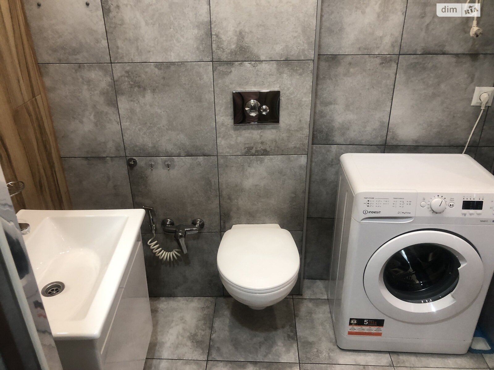 однокомнатная квартира в Одессе, район Приморский, на ул. Валерия Самофалова 16А/5 в аренду на долгий срок помесячно фото 1