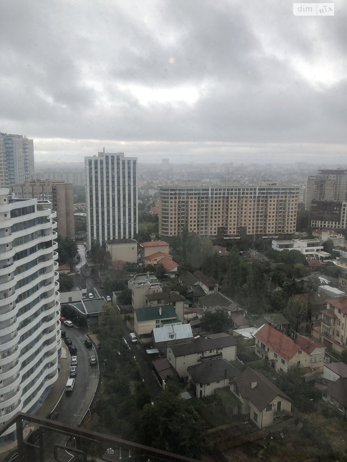 однокомнатная квартира в Одессе, район Приморский, на ул. Валерия Самофалова 16А/5 в аренду на долгий срок помесячно фото 1