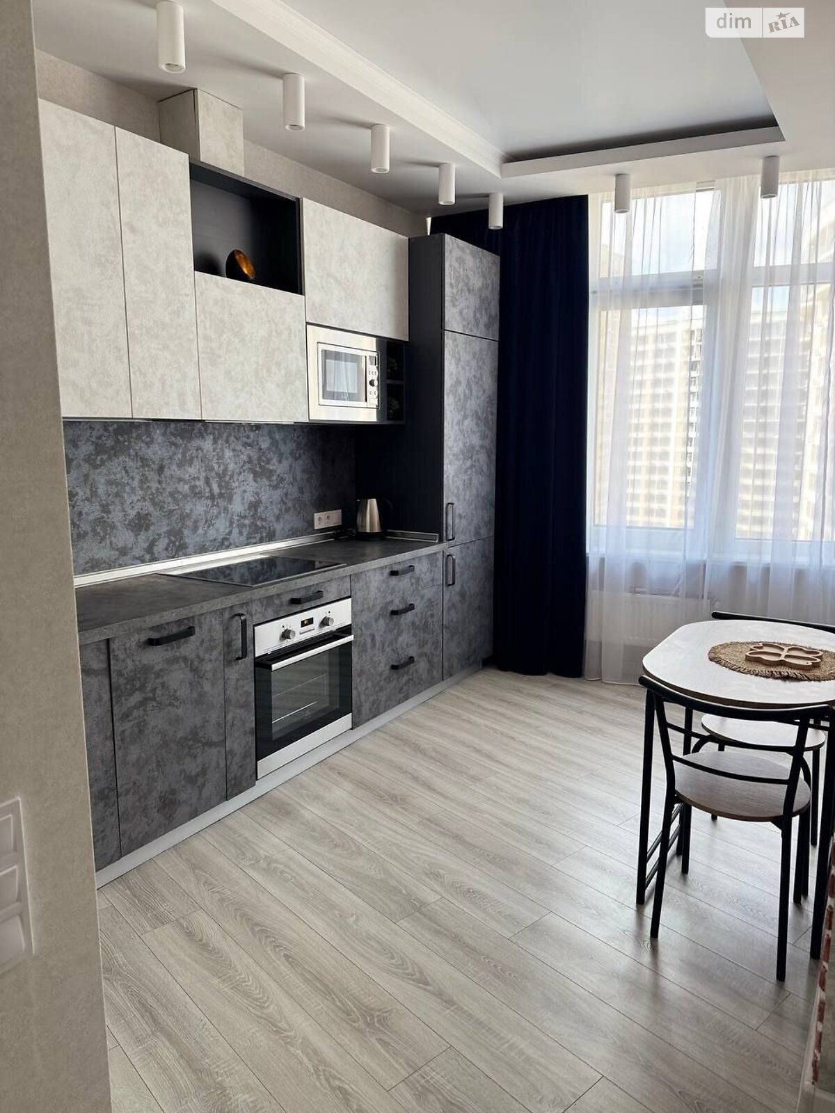 однокімнатна квартира в Одесі, район Приморський, на вул. Валерія Самофалова 16/5 в довготривалу оренду помісячно фото 1