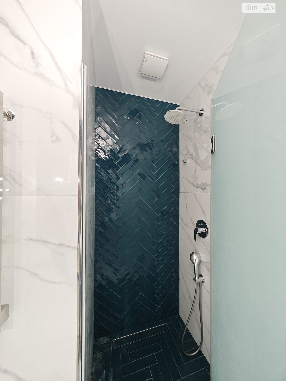 трикімнатна квартира в Одесі, район Приморський, на вул. Валерія Самофалова 16А/5 в довготривалу оренду помісячно фото 1