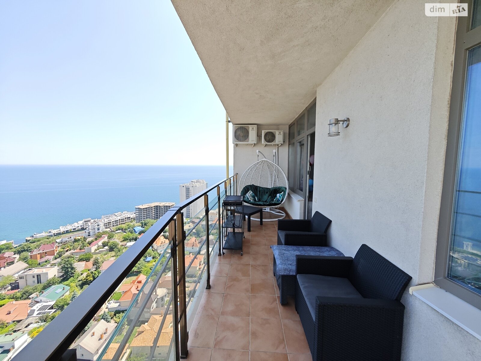 трикімнатна квартира в Одесі, район Приморський, на вул. Валерія Самофалова 16А/5 в довготривалу оренду помісячно фото 1