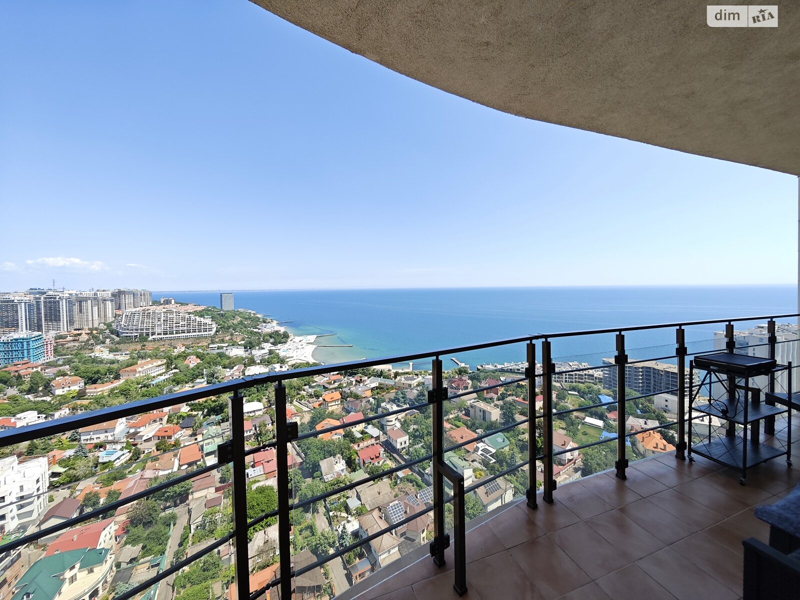 трикімнатна квартира в Одесі, район Приморський, на вул. Валерія Самофалова 16А/5 в довготривалу оренду помісячно фото 1