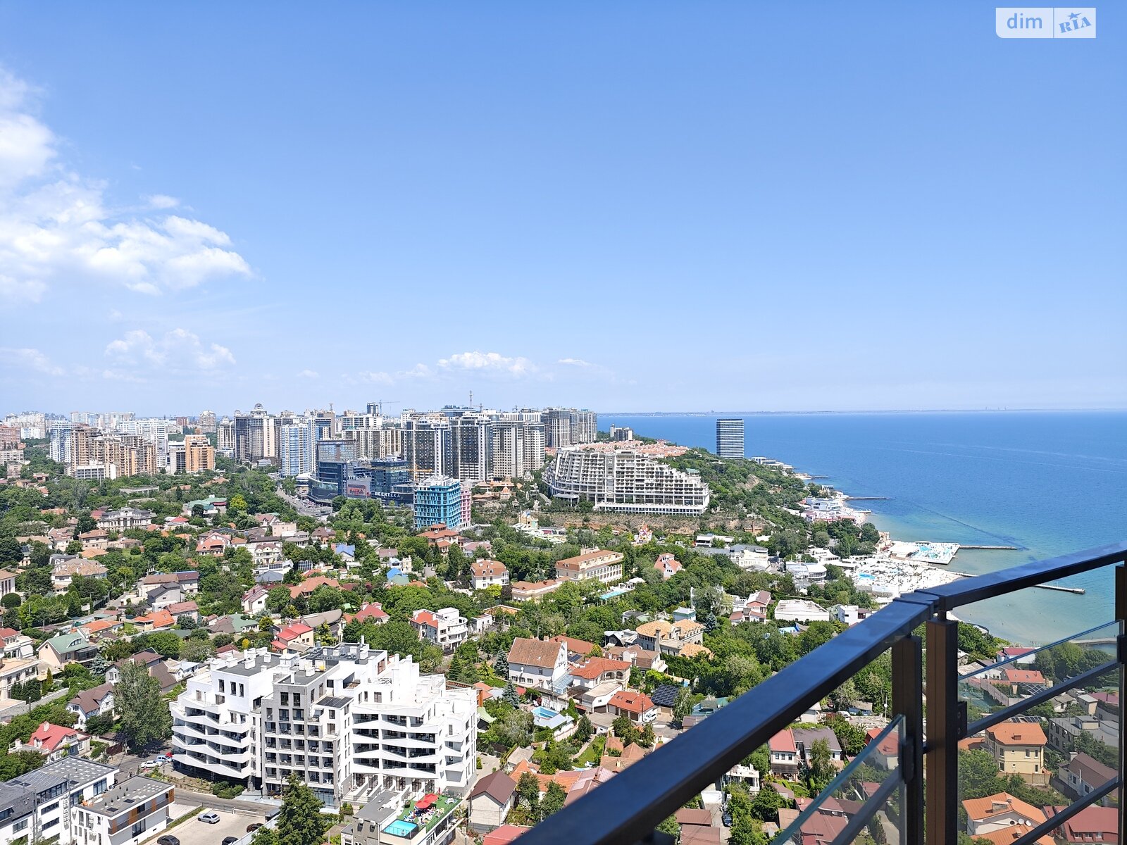 трикімнатна квартира в Одесі, район Приморський, на вул. Валерія Самофалова 16А/5 в довготривалу оренду помісячно фото 1