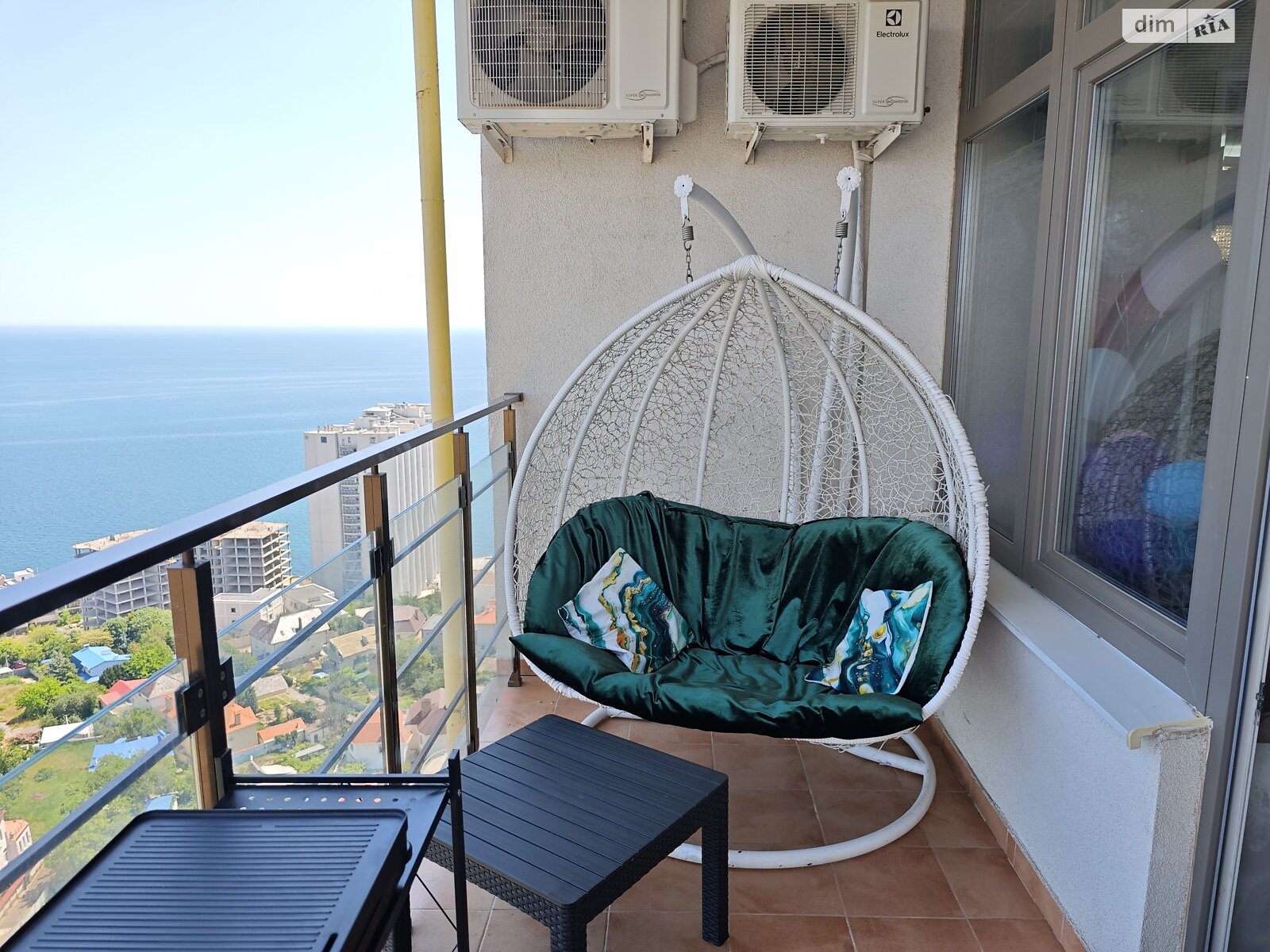 трикімнатна квартира в Одесі, район Приморський, на вул. Валерія Самофалова 16А/5 в довготривалу оренду помісячно фото 1