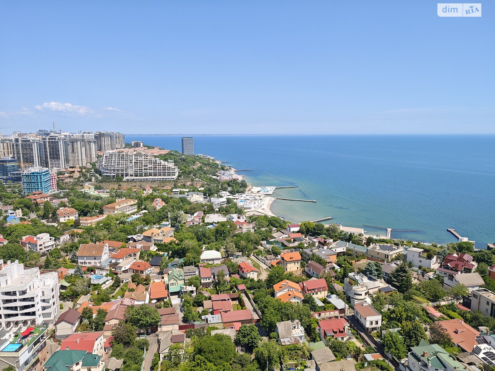 трикімнатна квартира в Одесі, район Приморський, на вул. Валерія Самофалова 16А/5 в довготривалу оренду помісячно фото 1