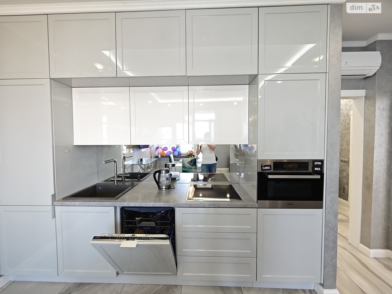 трикімнатна квартира в Одесі, район Приморський, на вул. Валерія Самофалова 16А/5 в довготривалу оренду помісячно фото 1