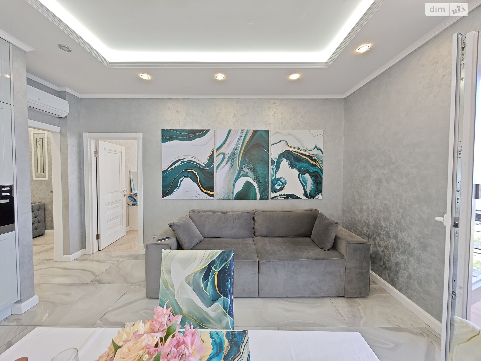 трикімнатна квартира в Одесі, район Приморський, на вул. Валерія Самофалова 16А/5 в довготривалу оренду помісячно фото 1