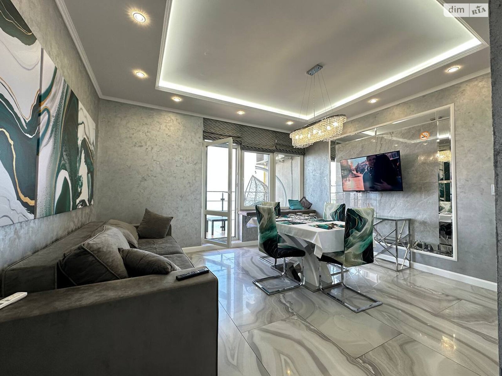 трикімнатна квартира в Одесі, район Приморський, на вул. Валерія Самофалова 16А/5 в довготривалу оренду помісячно фото 1