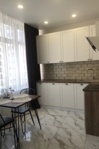 однокімнатна квартира в Одесі, район Приморський, на вул. Валерія Самофалова 16А/4 в довготривалу оренду помісячно фото 2 однокімнатна квартира в Одесі, район Приморський, на вул. Валерія Самофалова 16А/4 в довготривалу оренду помісячно фото 2