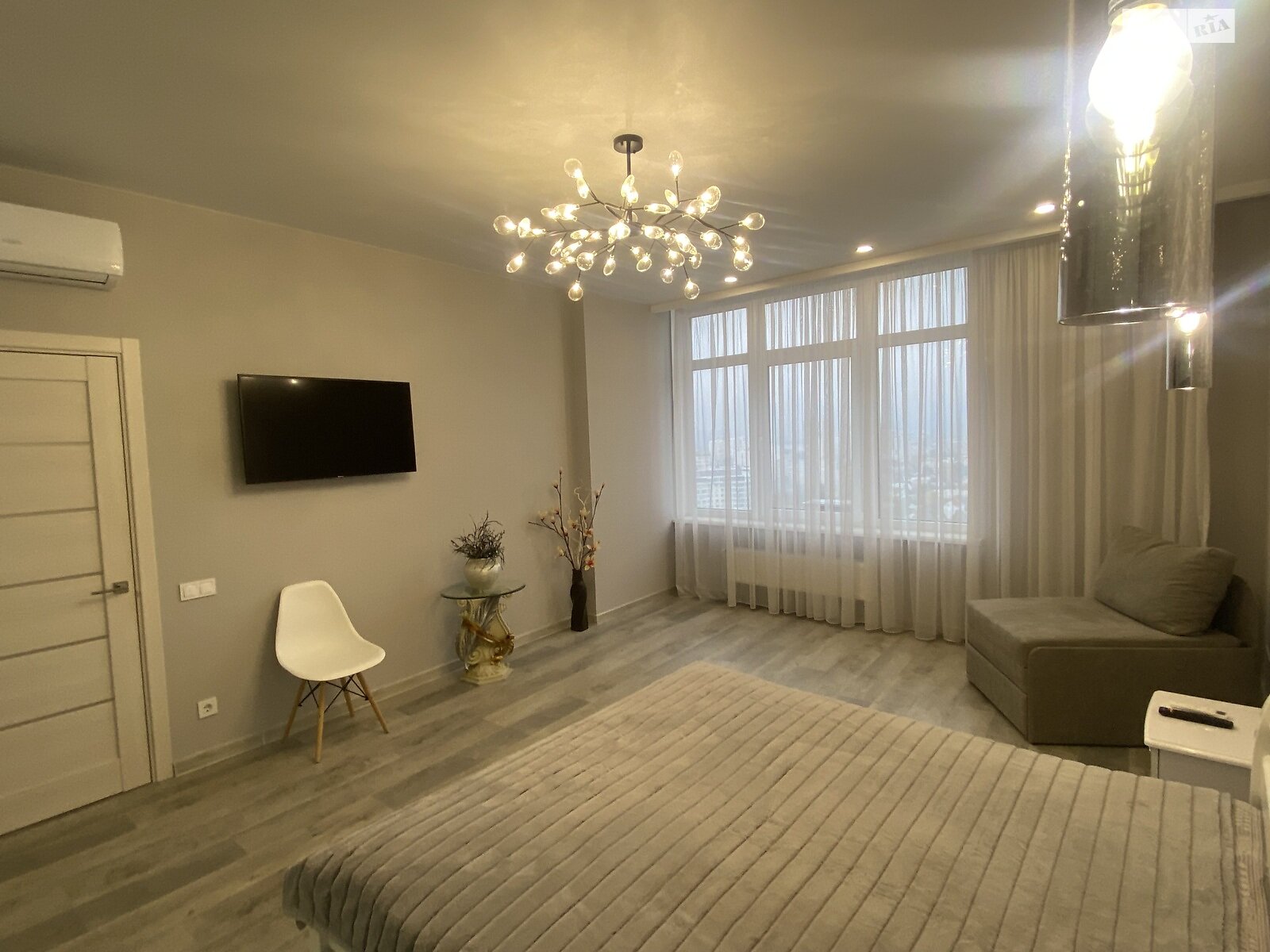 однокомнатная квартира в Одессе, район Приморский, на ул. Валерия Самофалова 16А/3 в аренду на долгий срок помесячно фото 1 однокомнатная квартира в Одессе, район Приморский, на ул. Валерия Самофалова 16А/3 в аренду на долгий срок помесячно фото 1