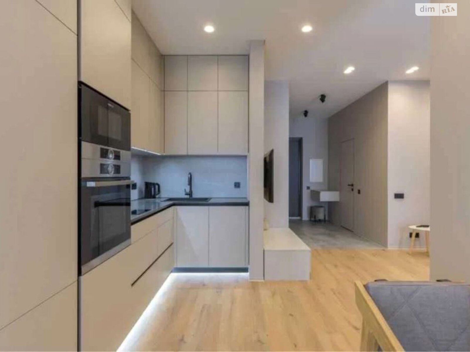 однокомнатная квартира в Одессе, район Приморский, на ул. Валерия Самофалова 16А/1 в аренду на долгий срок помесячно фото 1 однокомнатная квартира в Одессе, район Приморский, на ул. Валерия Самофалова 16А/1 в аренду на долгий срок помесячно фото 1