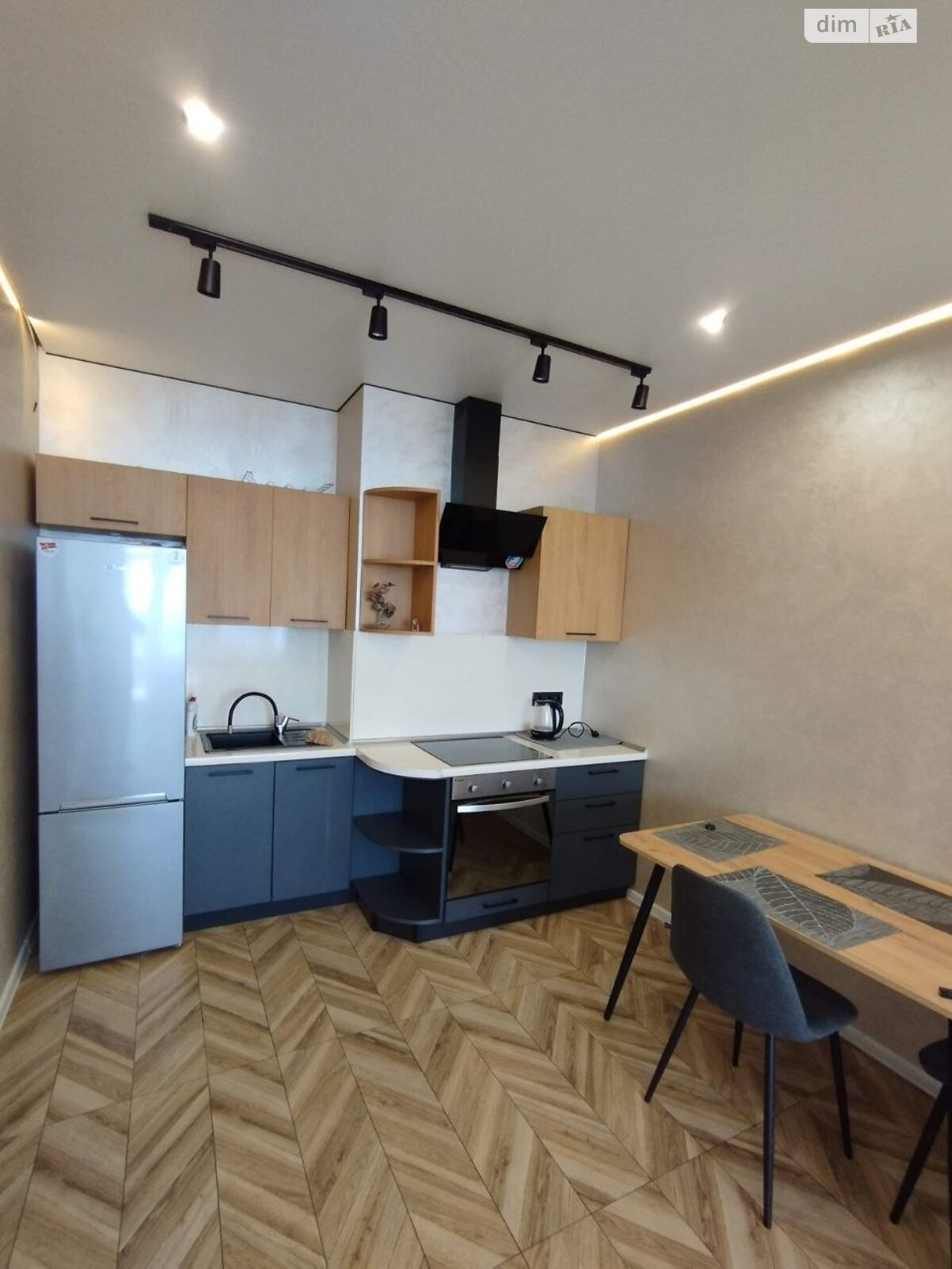 однокомнатная квартира в Одессе, район Приморский, на ул. Валерия Самофалова 16А/6 в аренду на долгий срок помесячно фото 1