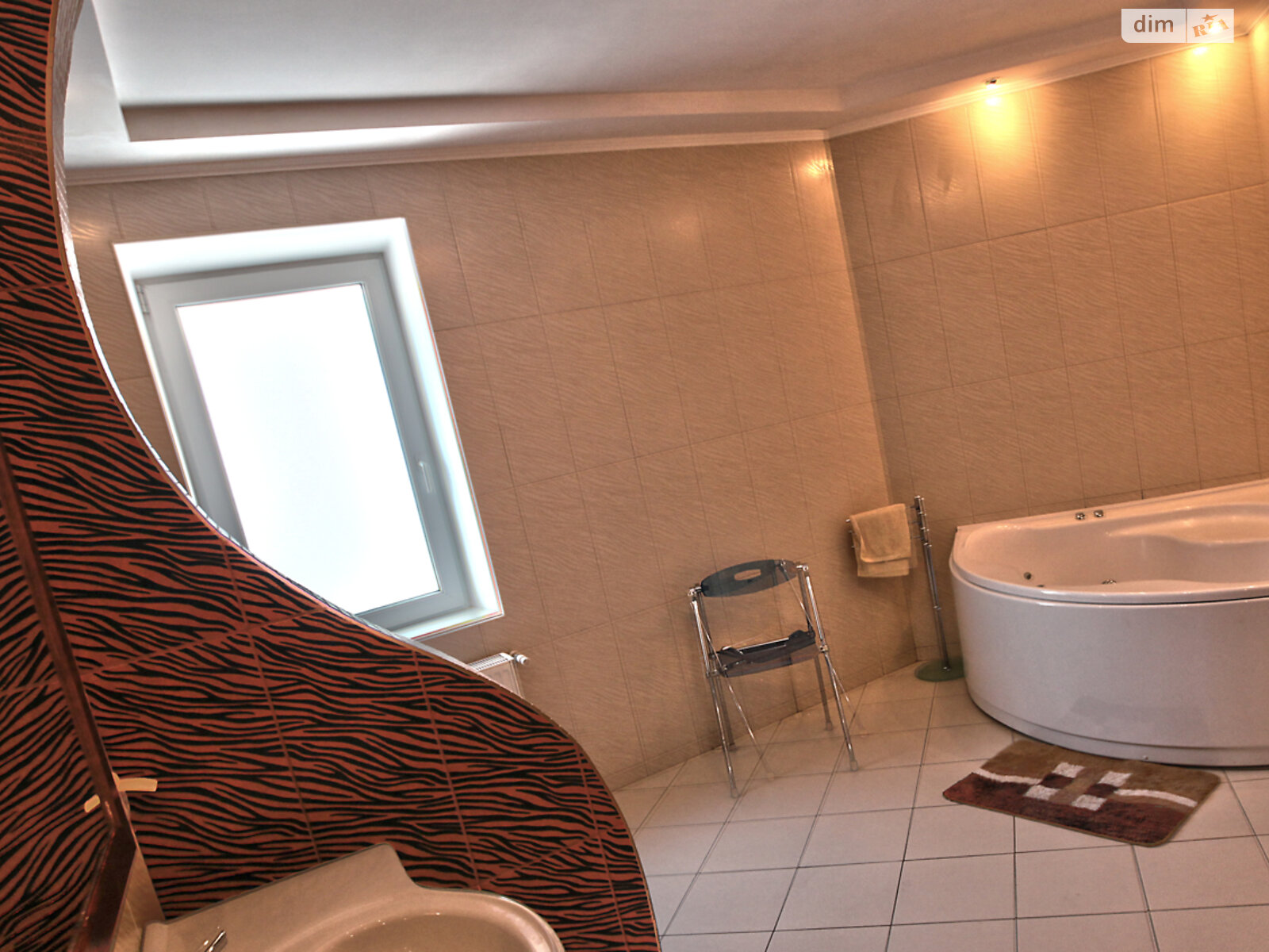 трикімнатна квартира в Одесі, район Приморський, на вул. Вірського 32 в довготривалу оренду помісячно фото 1 трикімнатна квартира в Одесі, район Приморський, на вул. Вірського 32 в довготривалу оренду помісячно фото 1