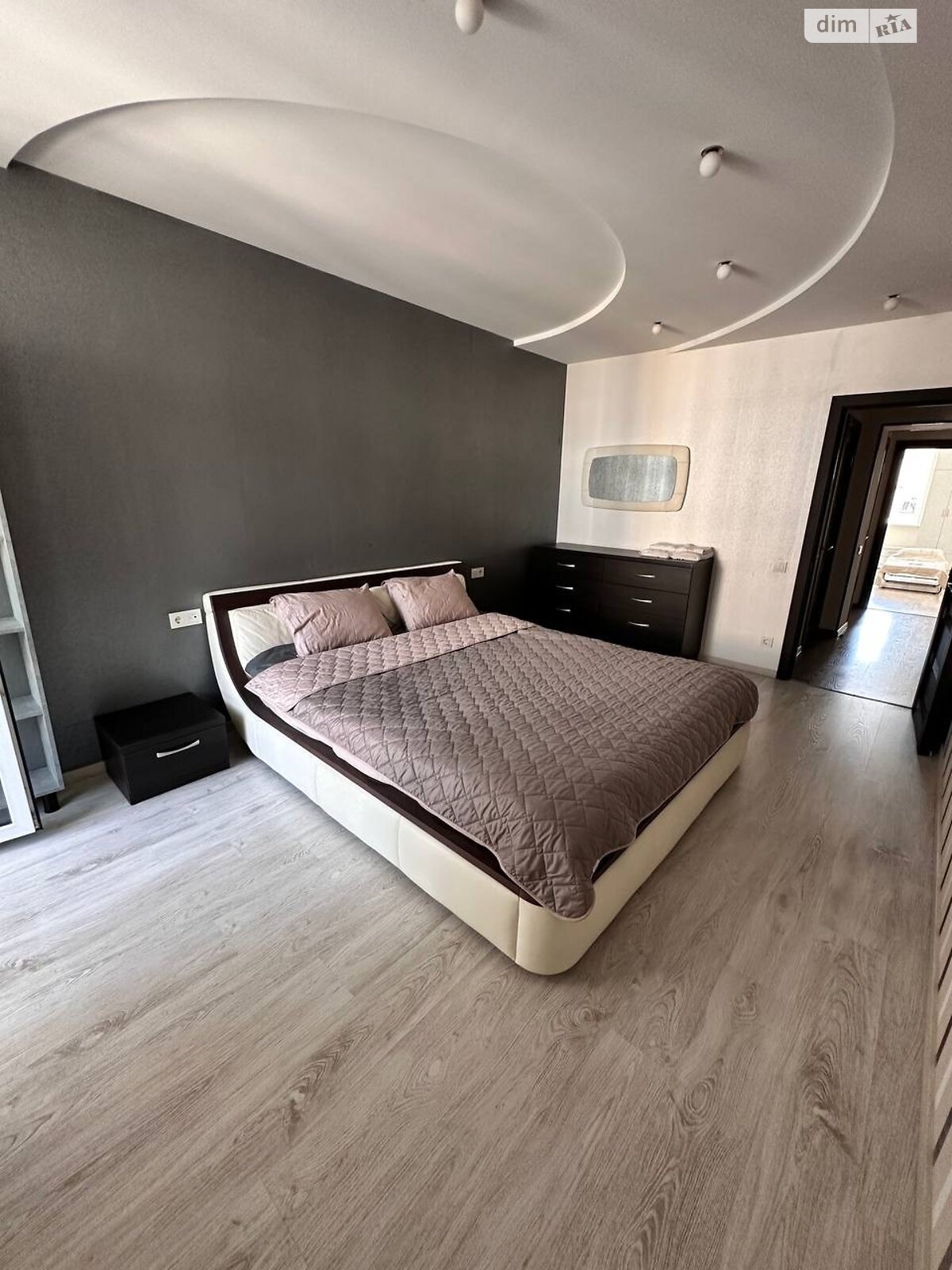 трикімнатна квартира в Одесі, район Приморський, на вул. Зоопаркова 12, кв. 154 в довготривалу оренду помісячно фото 1 трикімнатна квартира в Одесі, район Приморський, на вул. Зоопаркова 12, кв. 154 в довготривалу оренду помісячно фото 1