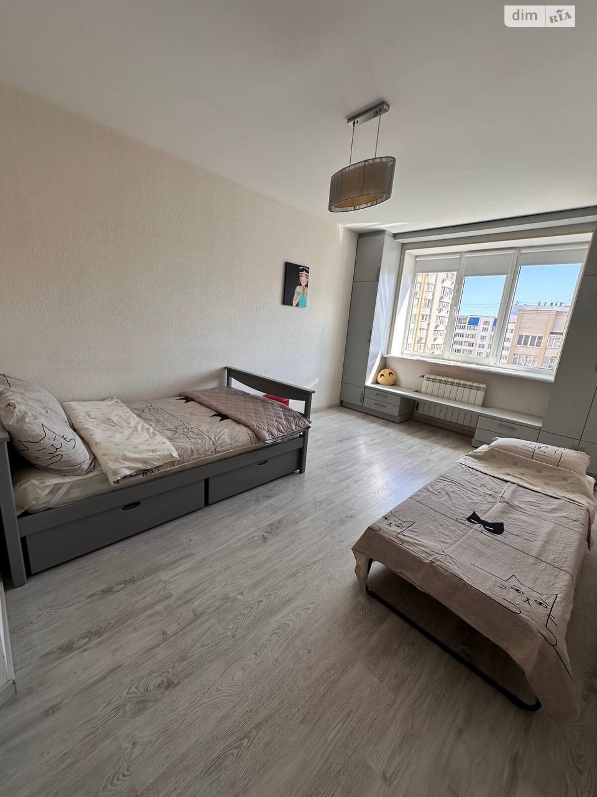 трикімнатна квартира в Одесі, район Приморський, на вул. Зоопаркова 12, кв. 154 в довготривалу оренду помісячно фото 1 трикімнатна квартира в Одесі, район Приморський, на вул. Зоопаркова 12, кв. 154 в довготривалу оренду помісячно фото 1