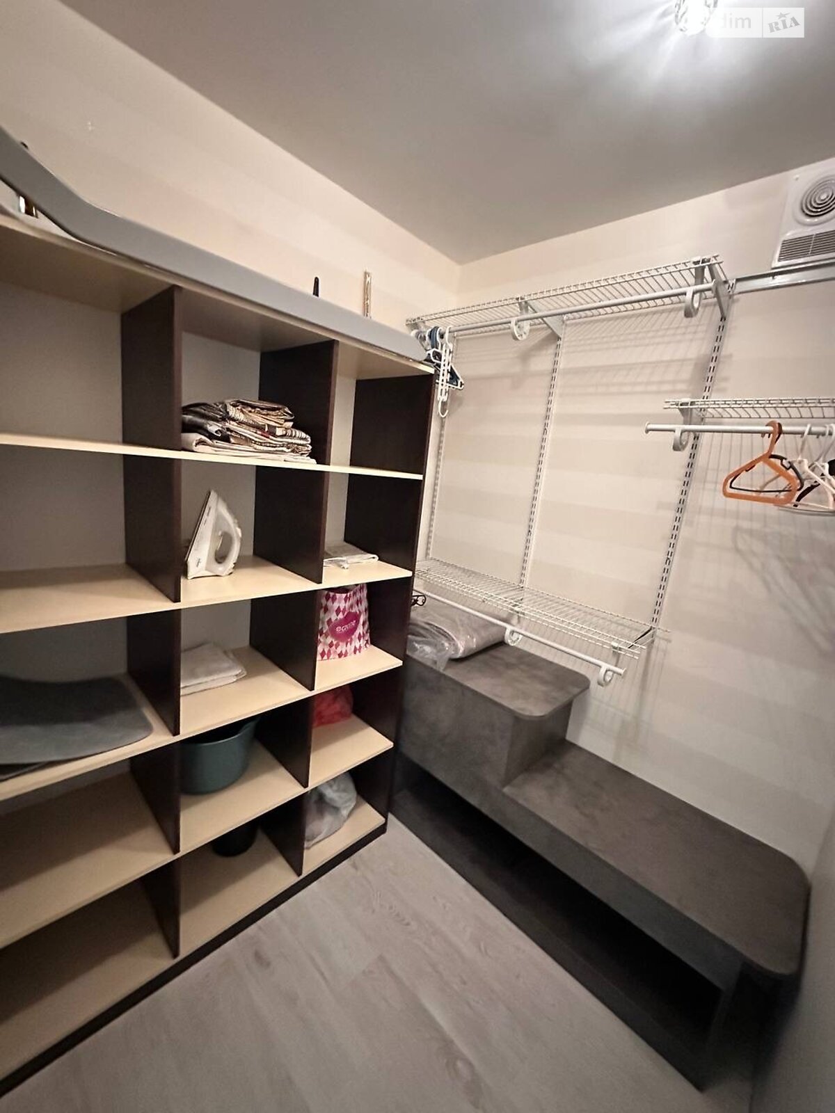 трикімнатна квартира в Одесі, район Приморський, на вул. Зоопаркова 12, кв. 154 в довготривалу оренду помісячно фото 1 трикімнатна квартира в Одесі, район Приморський, на вул. Зоопаркова 12, кв. 154 в довготривалу оренду помісячно фото 1