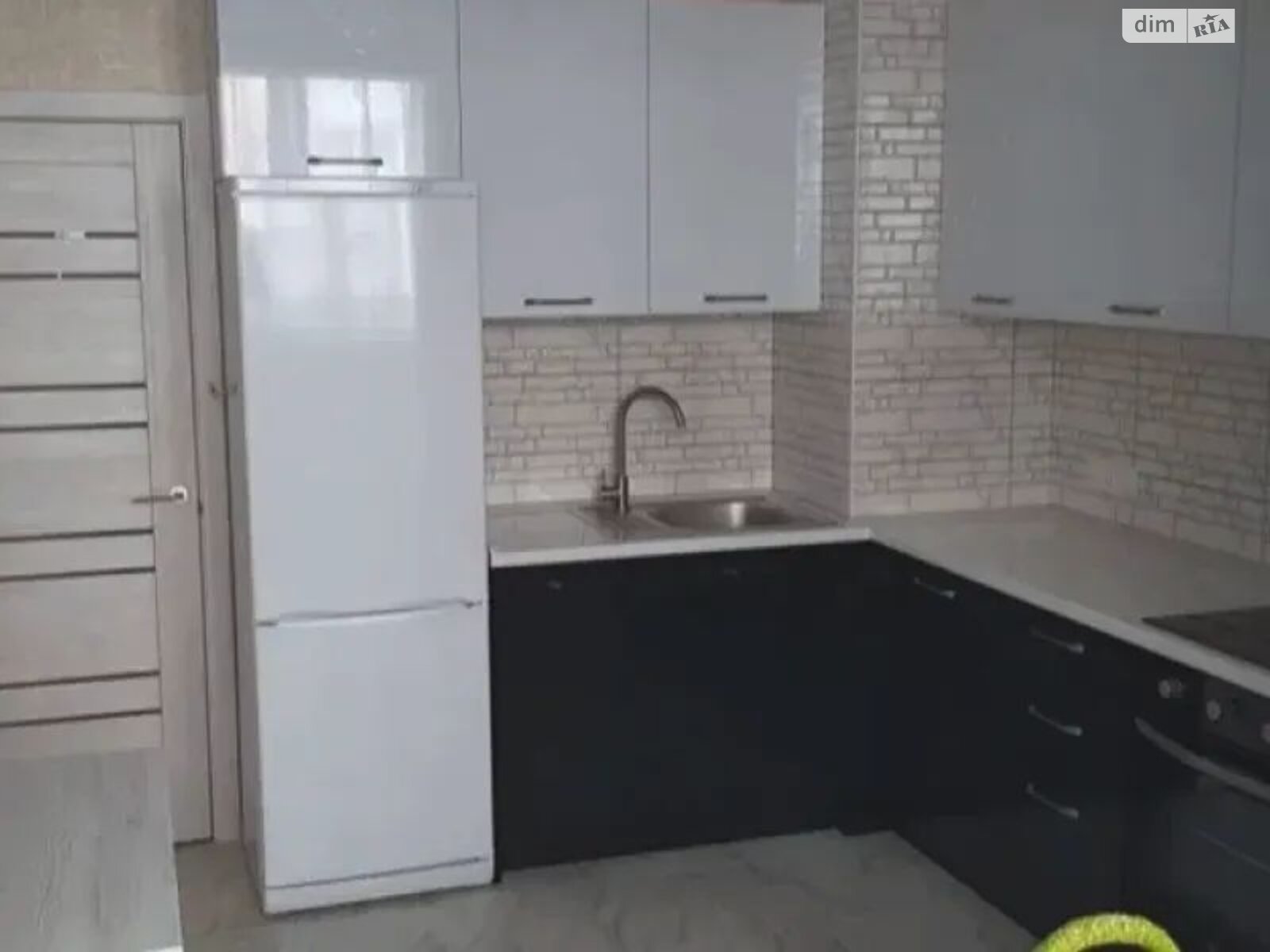 однокомнатная квартира в Одессе, на мас. Радужный в аренду на долгий срок помесячно фото 1