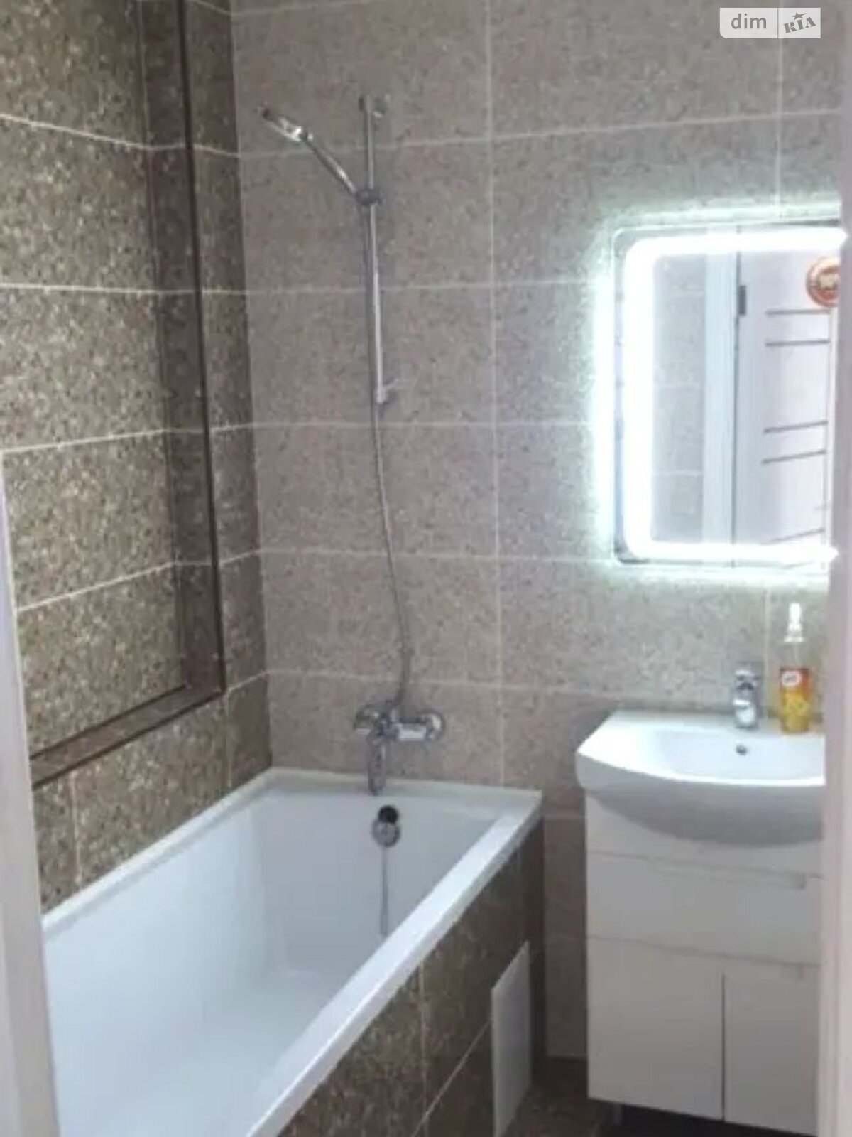 однокомнатная квартира в Одессе, на мас. Радужный в аренду на долгий срок помесячно фото 1